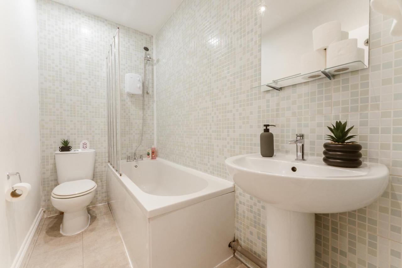 Mile End Rooms 57A Londra Exterior foto