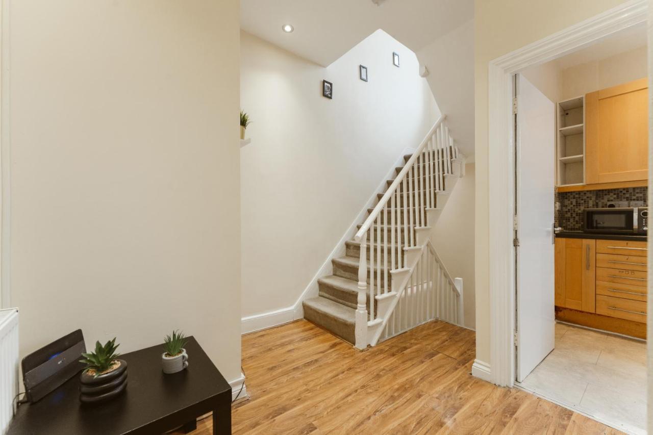 Mile End Rooms 57A Londra Exterior foto