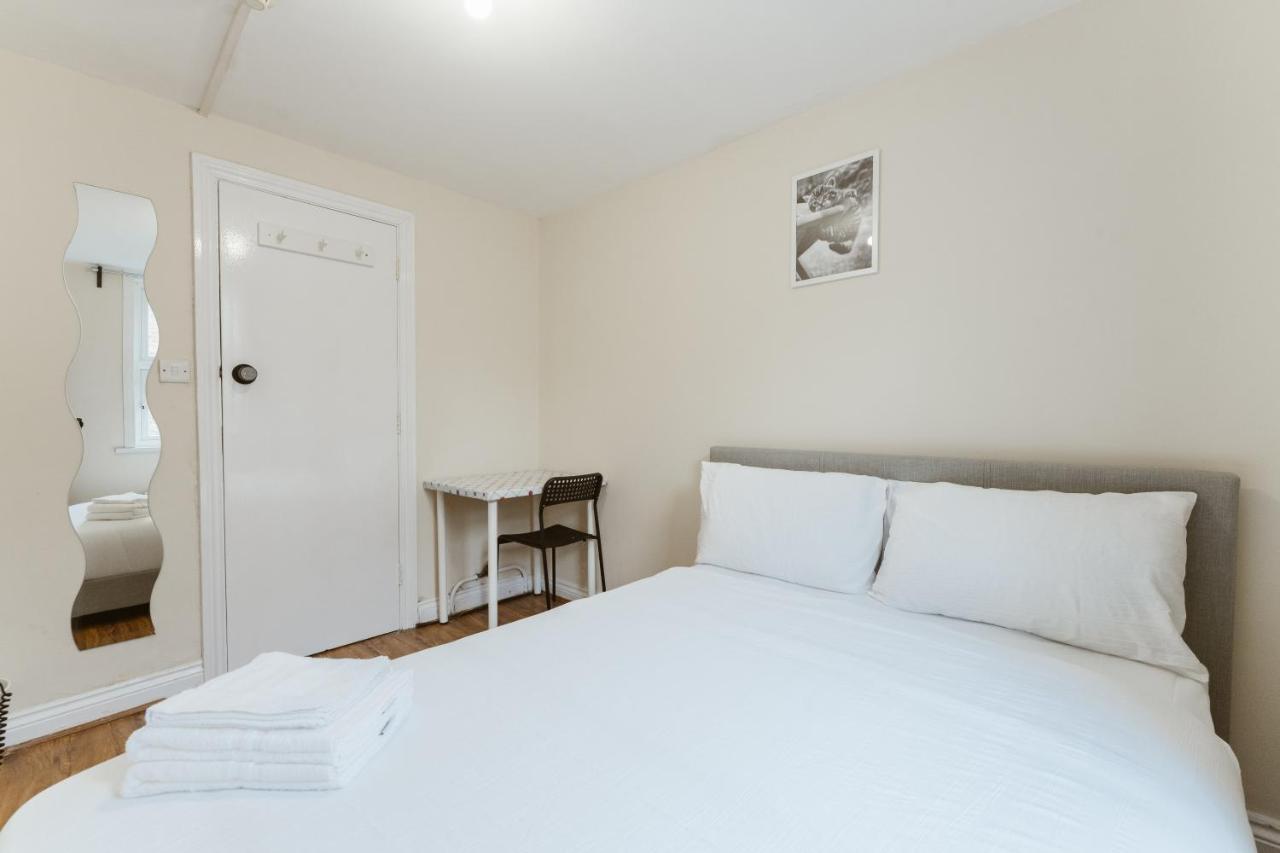 Mile End Rooms 57A Londra Exterior foto